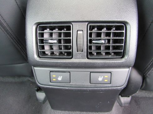 Used 2016 Subaru Legacy 2.5i Limited image 8