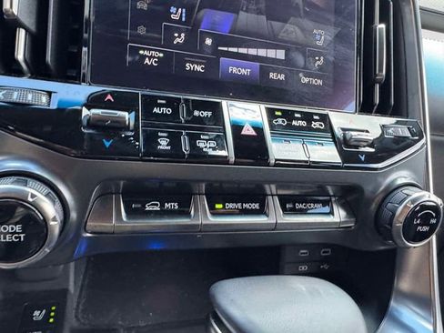 Used 2025 Lexus LX 600 4WD w/ Accessory Package (2T) image 32