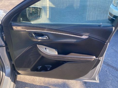 Used 2019 Chevrolet Impala LT image 15