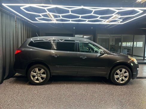 Used 2016 Chevrolet Traverse LT w/ Style and Technology Package FWD image 8
