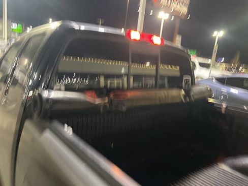 Used 2007 Nissan Frontier SE w/ SE Value Truck Pkg image 12