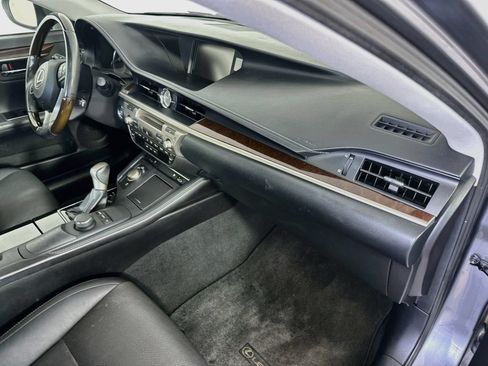 Used 2016 Lexus ES 350 w/ Premium Package w/Wood Trim FWD image 28