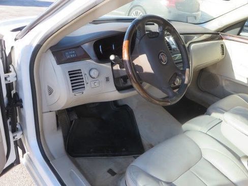 Used 2010 Cadillac DTS Luxury image 11