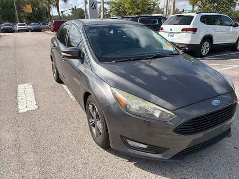 Used 2016 Ford Focus SE FWD image 29