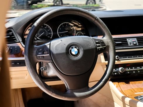 Used 2013 BMW 528i Sedan RWD image 6