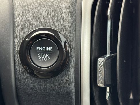 Certified 2025 Ford Expedition Active image 25