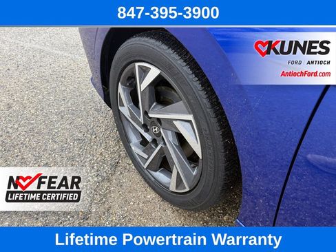 Used 2025 Hyundai Elantra SEL image 9