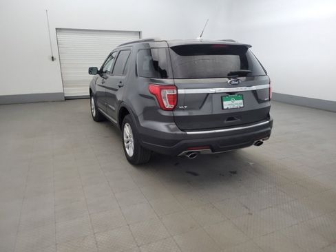 Used 2018 Ford Explorer XLT w/ Equipment Group 201A image 5