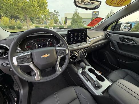 Used 2025 Chevrolet Blazer LT w/ Sound & Technology Package FWD image 20