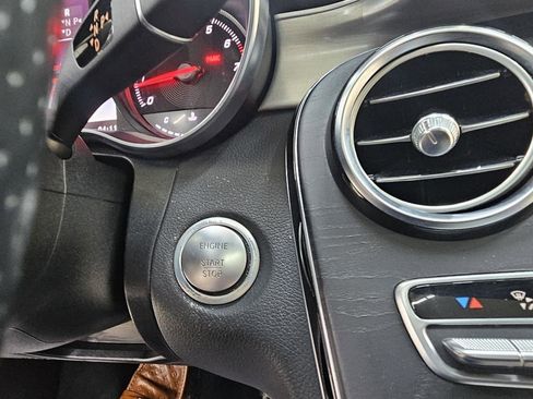 Used 2018 Mercedes-Benz C 300 Sedan image 34