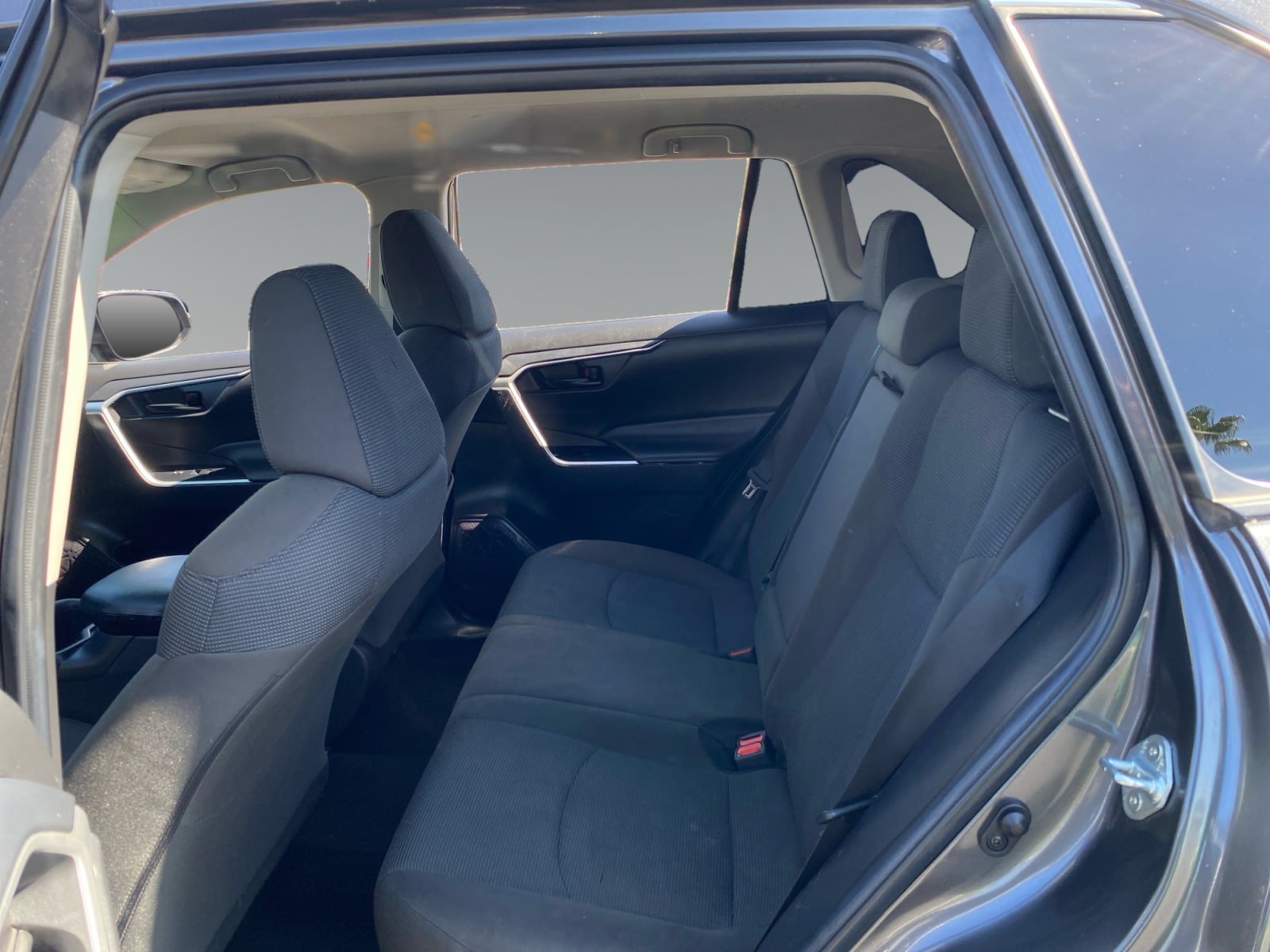 Used 2022 Toyota RAV4 LE FWD image 13