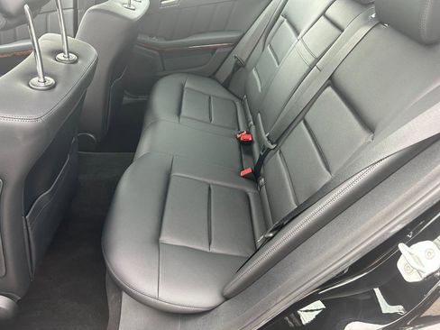 Used 2013 Mercedes-Benz E 350 BlueTEC Sedan image 11