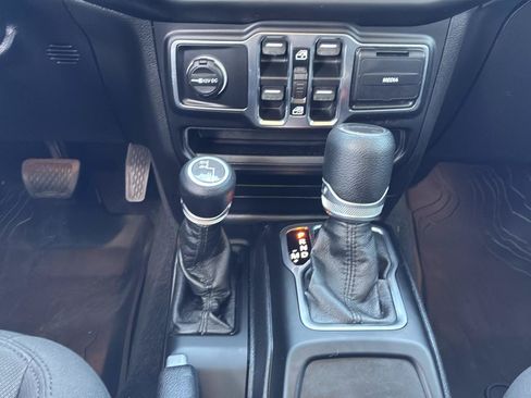 Used 2021 Jeep Gladiator Sport AWD/4WD image 41