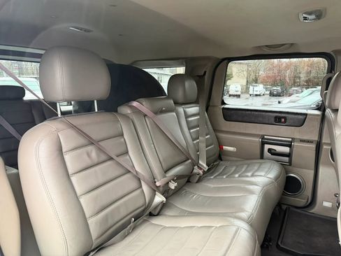 Used 2004 HUMMER H2 w/ Preferred Equipment Group AWD/4WD image 25