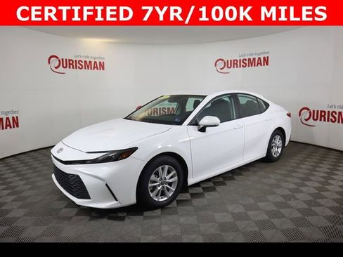 Used 2025 Toyota Camry LE image 5