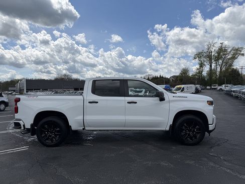 Used 2021 Chevrolet Silverado 1500 Custom w/ LPO, Dark Essentials Package AWD/4WD image 7