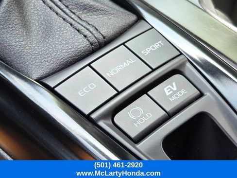 Used 2025 Toyota Camry SE FWD image 26