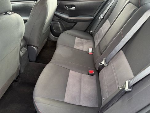 Used 2025 Nissan Sentra SR FWD image 26