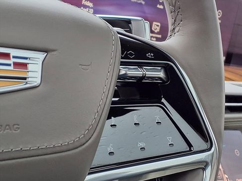 Used 2025 Cadillac Escalade Sport Platinum w/ LPO, ONYX Package image 27