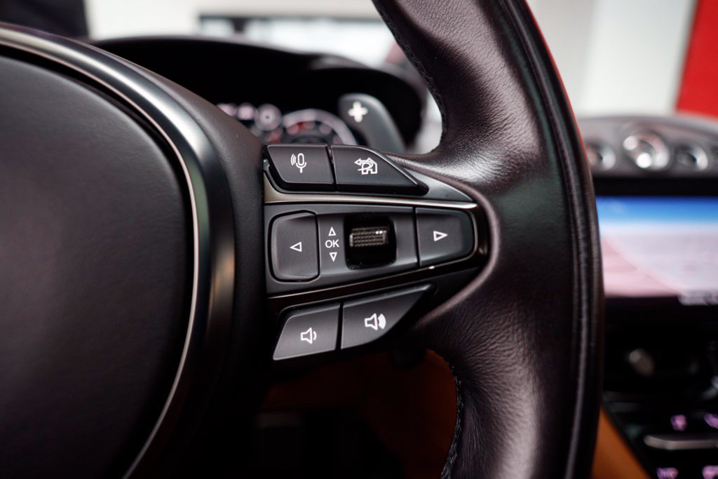 Used 2022 Aston Martin DBX AWD/4WD image 27