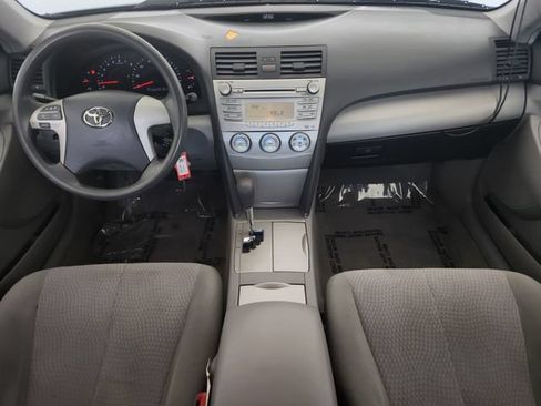 Used 2011 Toyota Camry LE FWD image 19