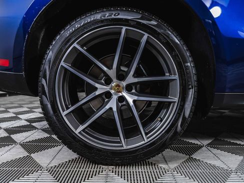 Used 2023 Porsche Macan AWD/4WD image 28
