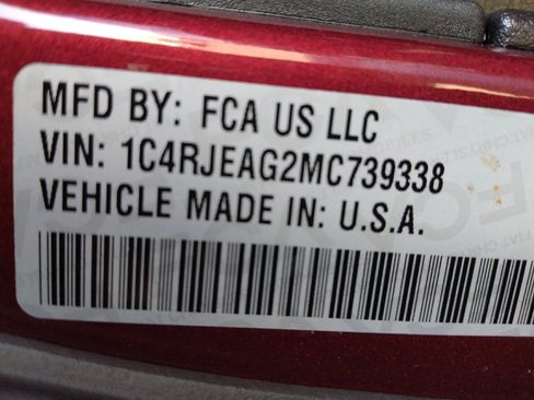 Used 2021 Jeep Grand Cherokee Laredo image 33