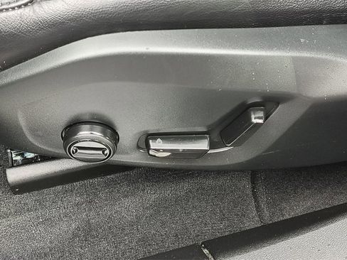 Certified 2023 Volvo XC60 B5 Core w/ Climate Package image 10