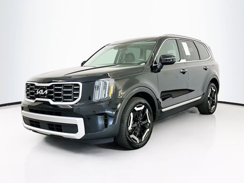 Used 2025 Kia Telluride S AWD/4WD image 3