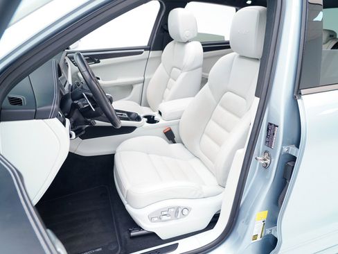 Used 2023 Porsche Macan GTS image 5