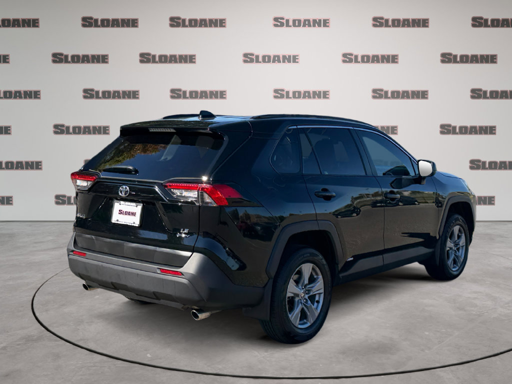 Used 2025 Toyota RAV4 LE AWD/4WD image 5