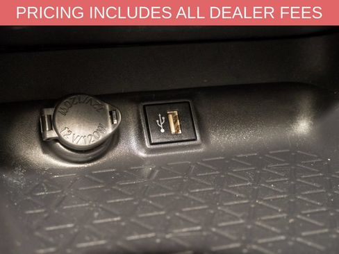 Used 2025 Toyota RAV4 LE AWD/4WD image 13