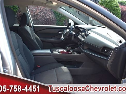 Used 2024 Nissan Rogue SV FWD image 23