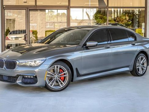 Used 2016 BMW 740i RWD image 2