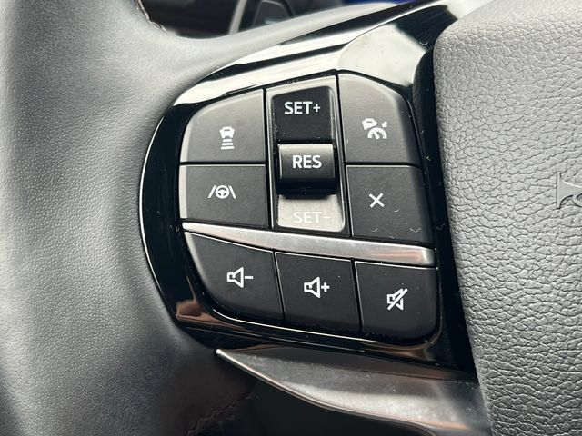 Used 2021 Ford Explorer Platinum w/ Equipment Group 601A AWD/4WD image 23
