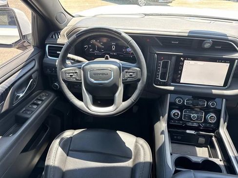 Used 2024 GMC Yukon XL Denali w/ Advanced Technology Package AWD/4WD image 20