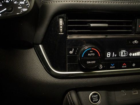 Certified 2023 Nissan Rogue SL w/ SL Premium Package image 17