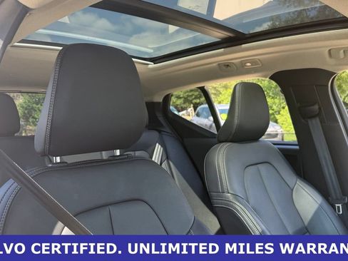 Certified 2025 Volvo XC40 B5 Plus AWD/4WD image 12