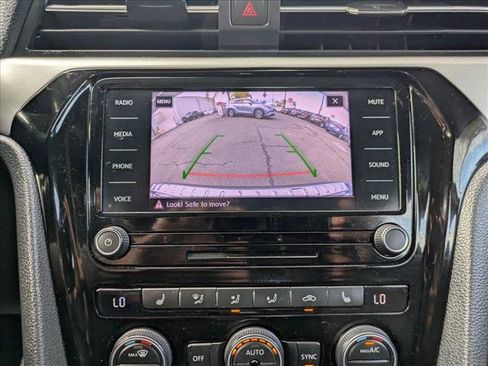 Used 2022 Volkswagen Passat 2.0T SE image 13