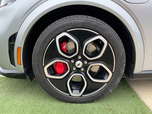 Used 2021 Ford Mustang Mach-E GT image 27