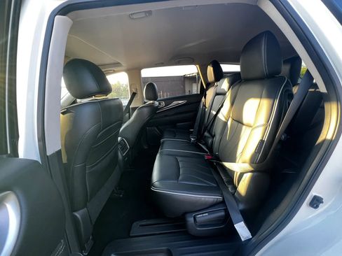 Used 2019 INFINITI QX60 Luxe w/ Essential Package image 10