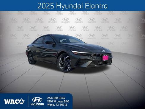 Used 2025 Hyundai Elantra Sport image 1