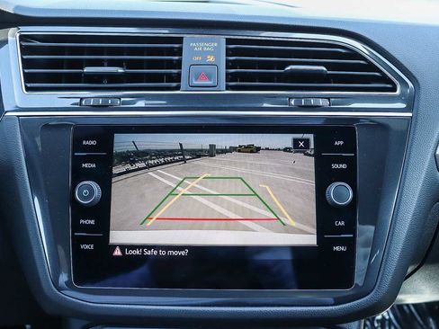 Used 2023 Volkswagen Tiguan SE R-Line FWD image 27