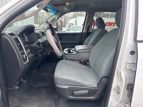 Used 2018 RAM 2500 Tradesman w/ Chrome Appearance Group image 12