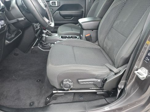 Used 2021 Jeep Wrangler Unlimited Sport image 16