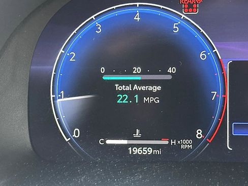 Certified 2024 Toyota Highlander Limited AWD/4WD image 31