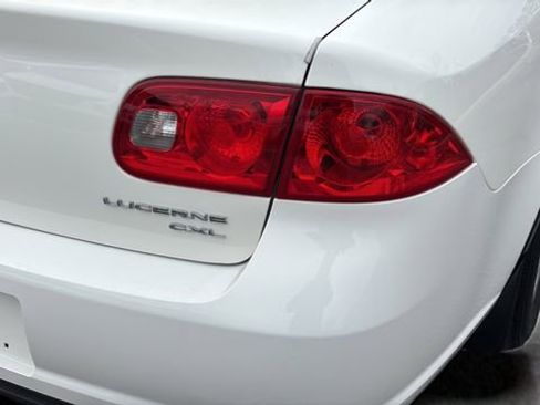 Used 2011 Buick Lucerne CXL image 35