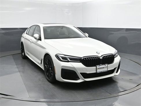 Used 2022 BMW 540i w/ Executive Package image 22