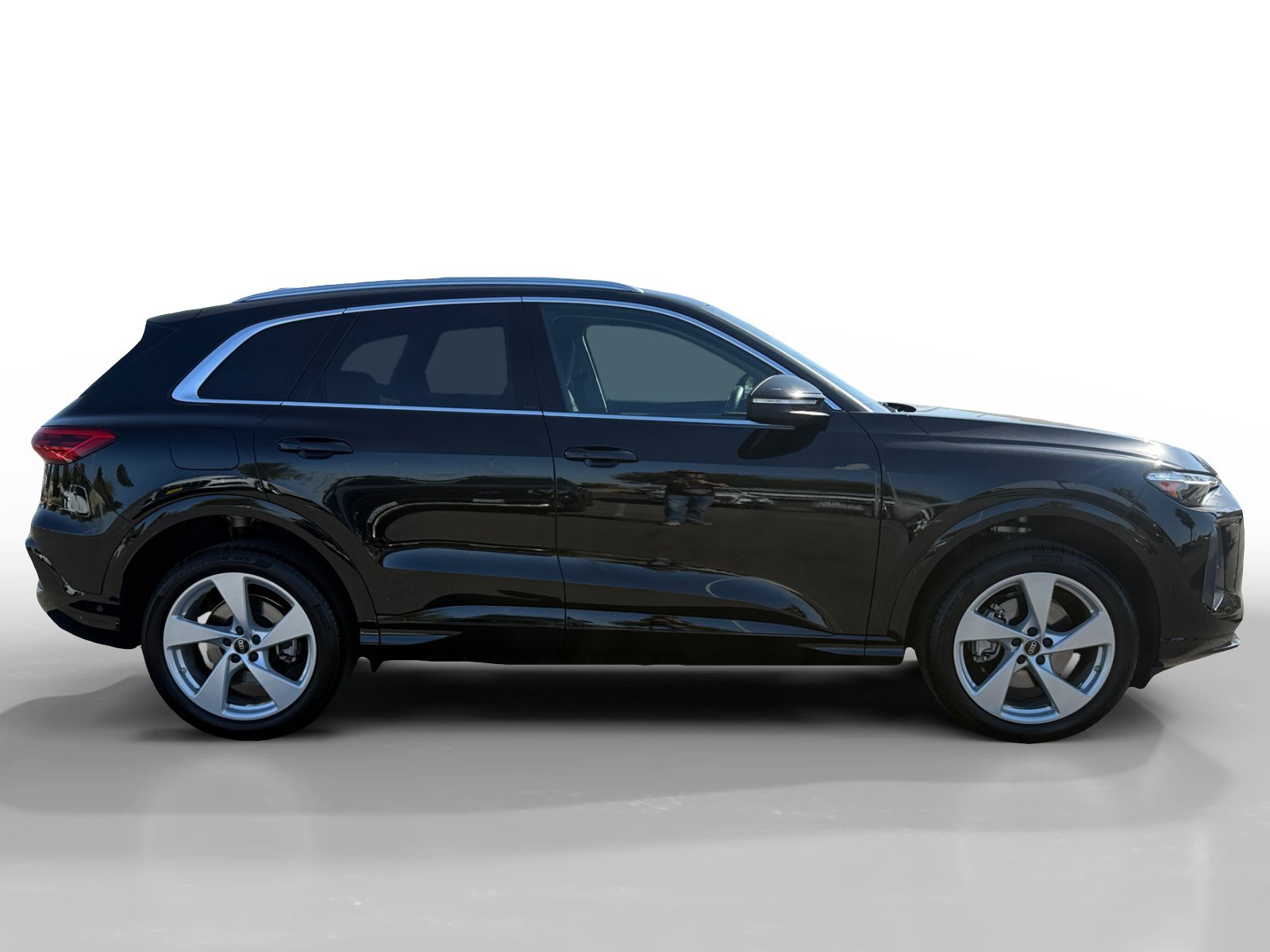 Certified 2025 Audi Q5 Premium Plus AWD/4WD image 6