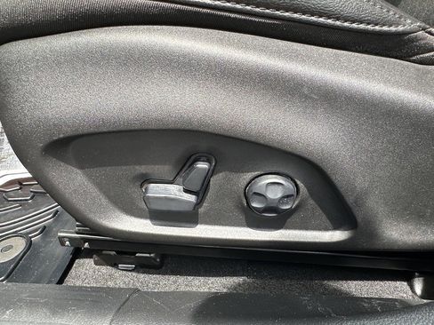 Used 2021 Jeep Compass Latitude image 11